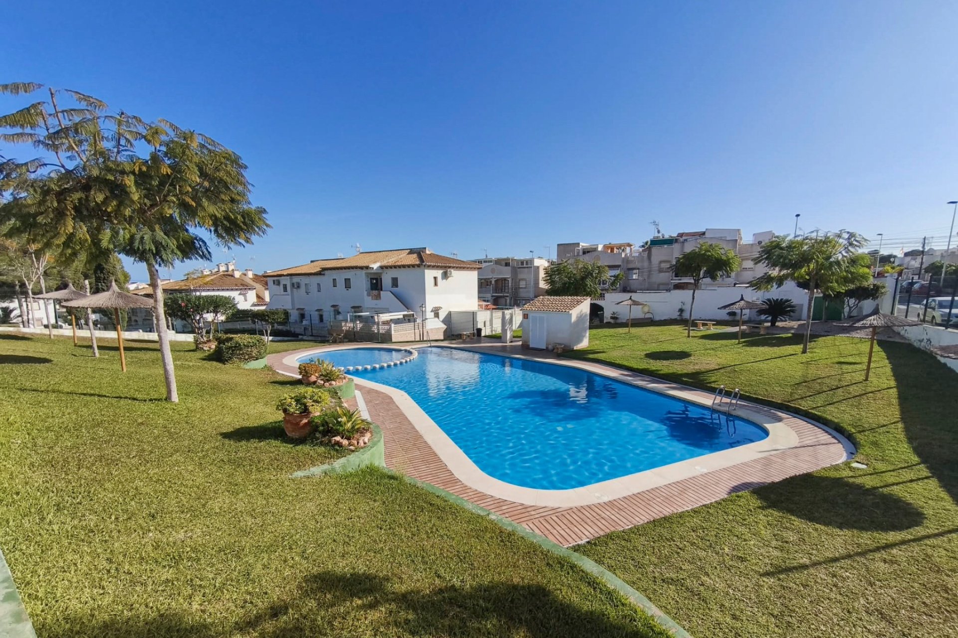 Resale - Townhouse / Duplex / Corner - Torrevieia - Lago Jardin