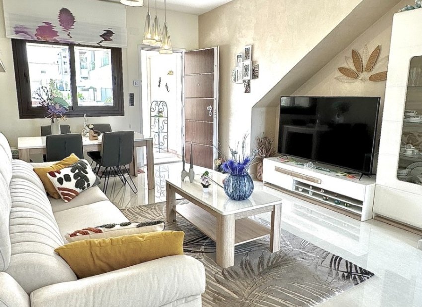 Resale - Townhouse / Duplex / Corner - Torrevieia - Los Balcones