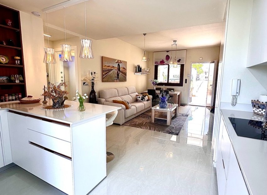 Resale - Townhouse / Duplex / Corner - Torrevieia - Los Balcones