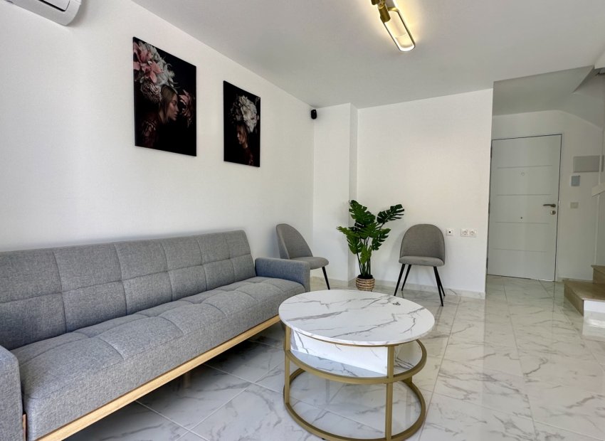 Resale - Townhouse / Duplex / Corner - Torrevieia - Los Balcones