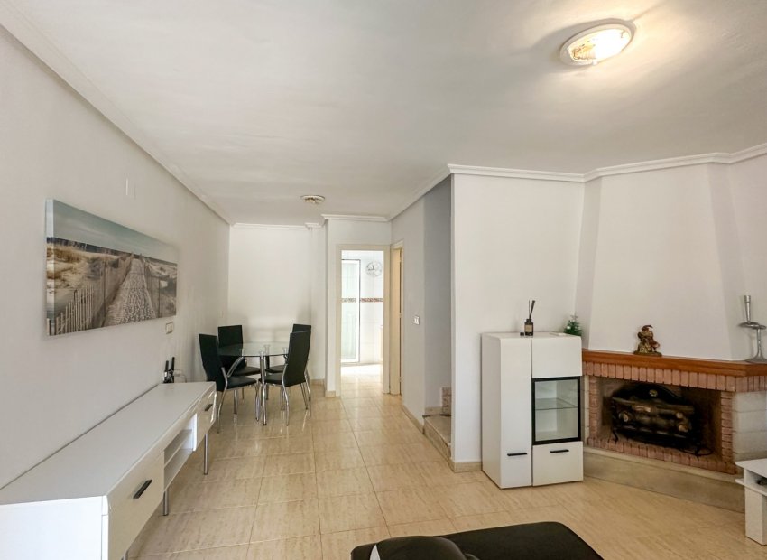 Resale - Townhouse / Duplex / Corner - Torrevieia - Nueva Torrevieja