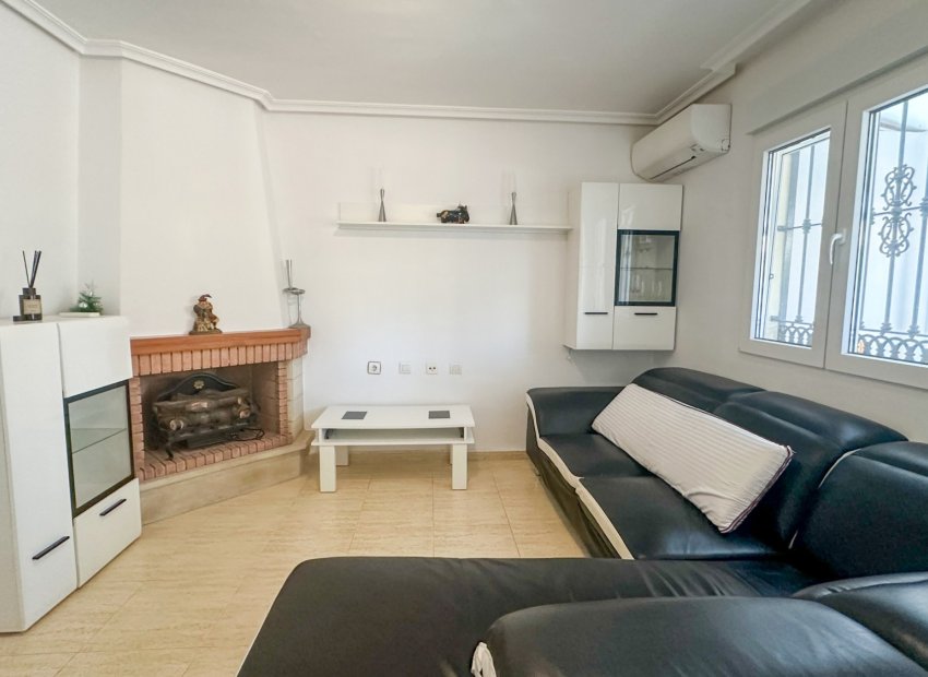 Resale - Townhouse / Duplex / Corner - Torrevieia - Nueva Torrevieja