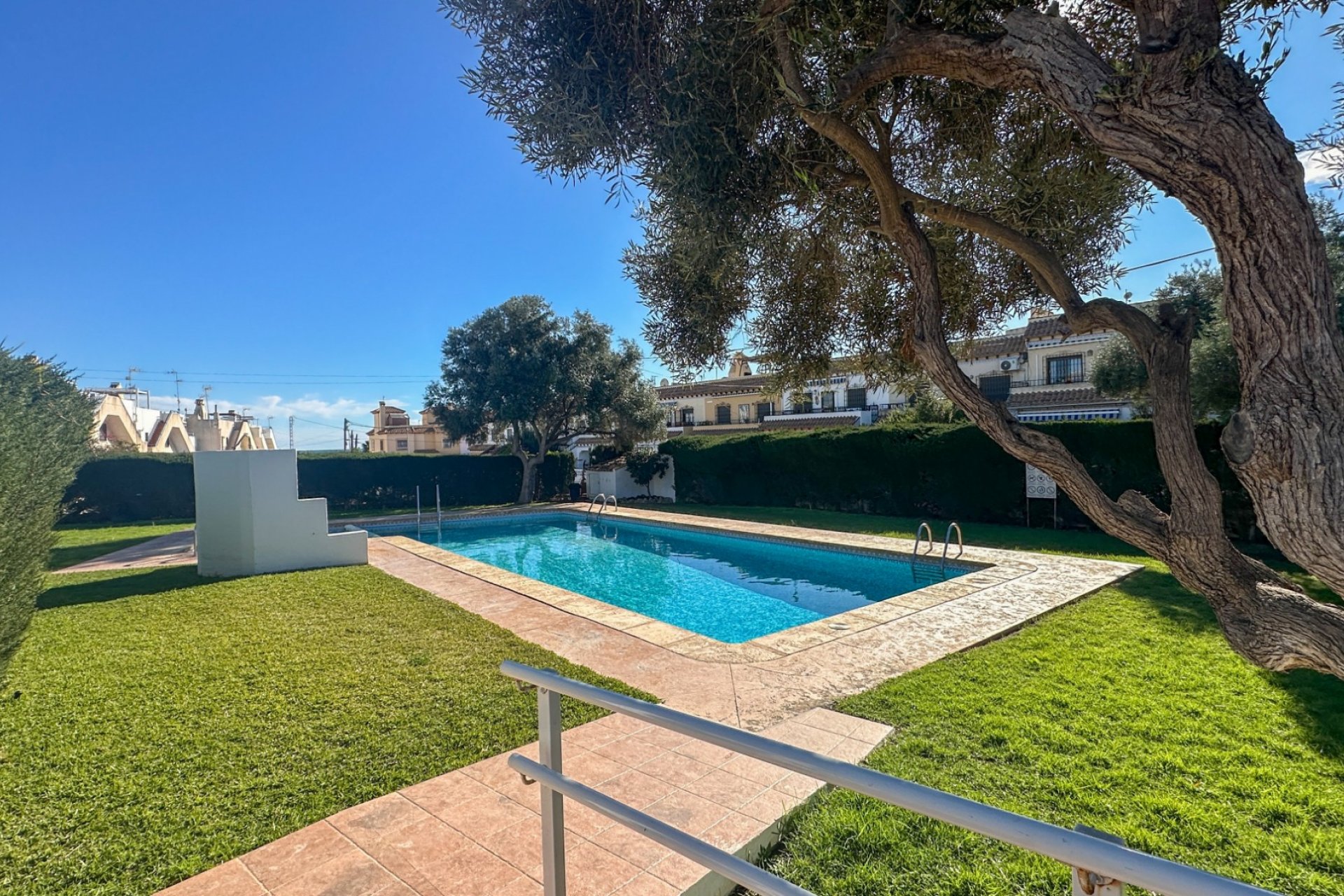 Resale - Townhouse / Duplex / Corner - Torrevieia - Nueva Torrevieja