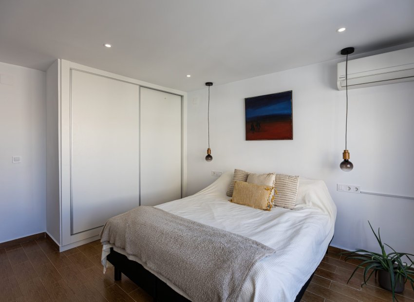 Resale - Townhouse / Duplex / Corner - Torrevieia - Nueva Torrevieja