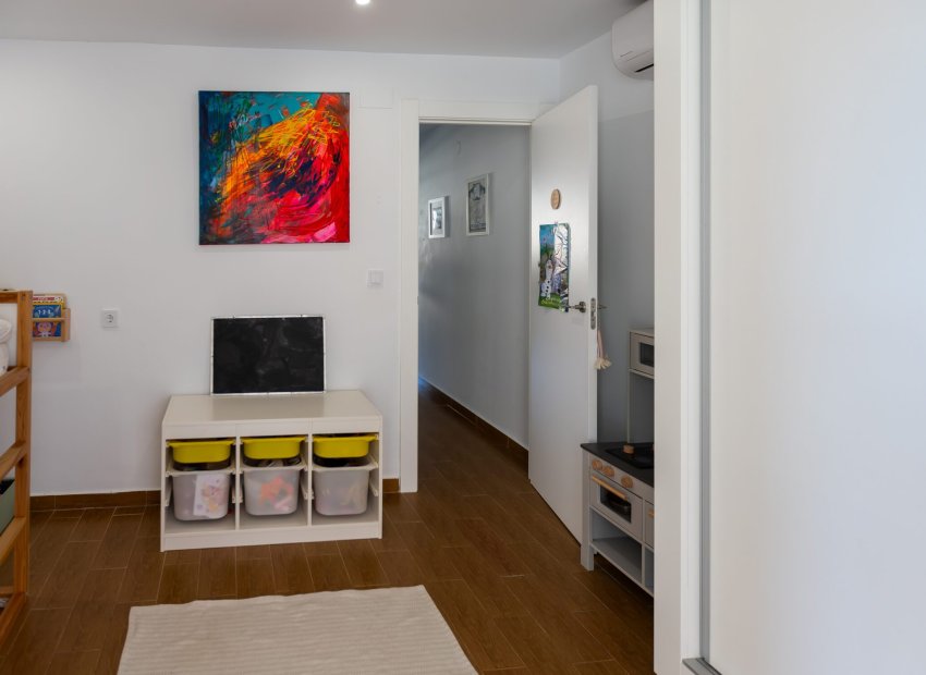 Resale - Townhouse / Duplex / Corner - Torrevieia - Nueva Torrevieja