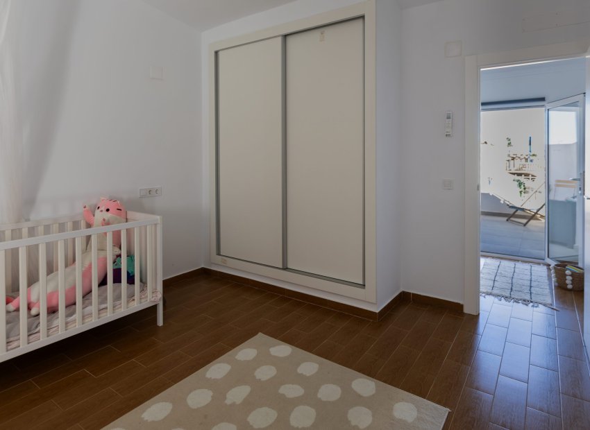 Resale - Townhouse / Duplex / Corner - Torrevieia - Nueva Torrevieja