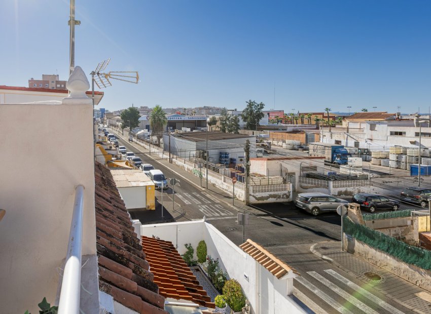 Resale - Townhouse / Duplex / Corner - Torrevieia - Nueva Torrevieja