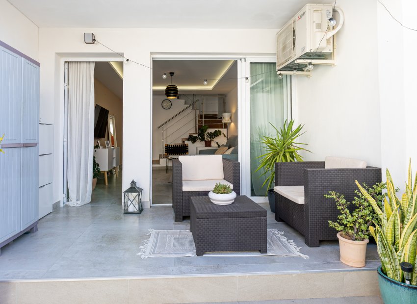 Resale - Townhouse / Duplex / Corner - Torrevieia - Nueva Torrevieja