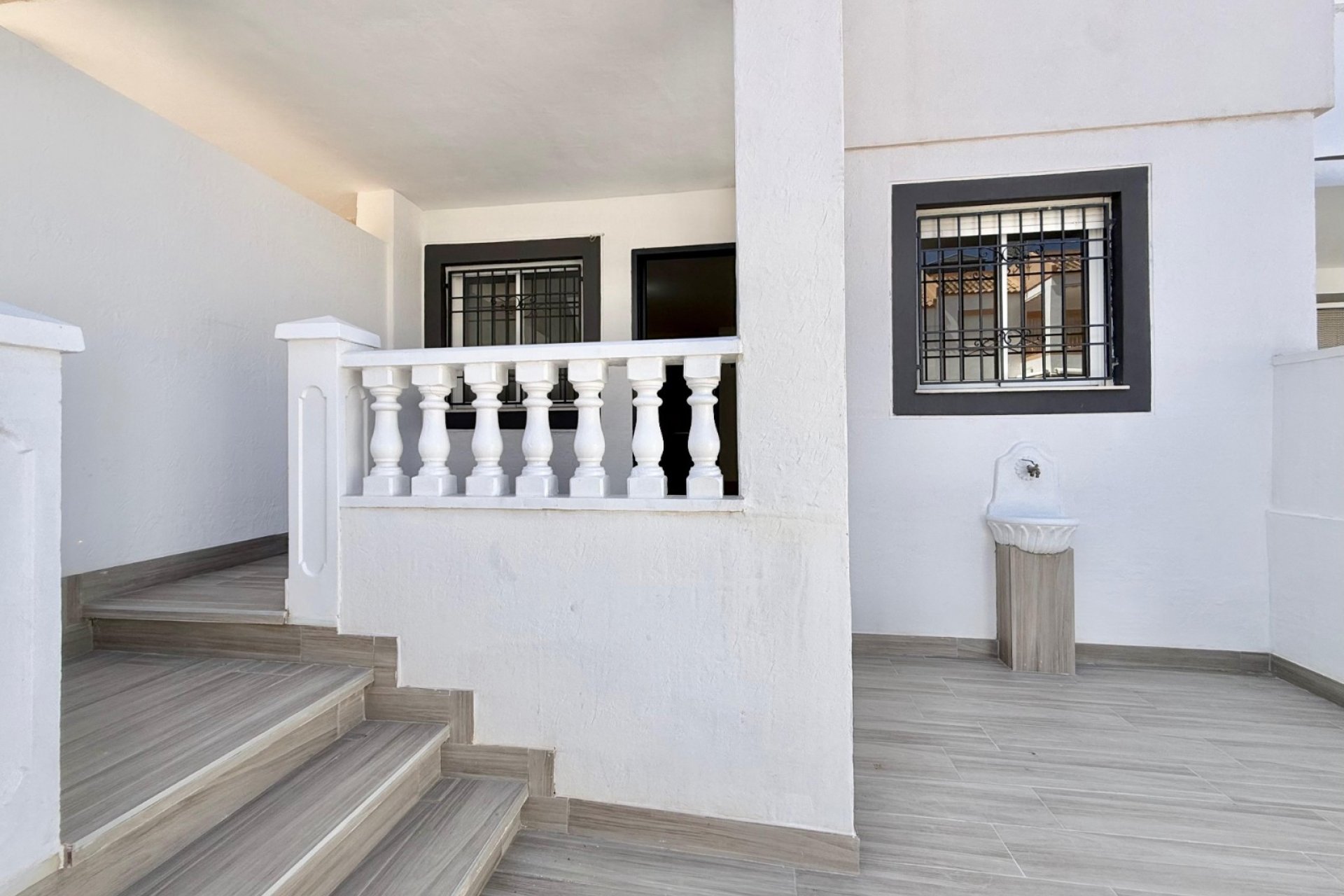 Resale - Townhouse / Duplex / Corner - Torrevieia - Parque de las Naciones
