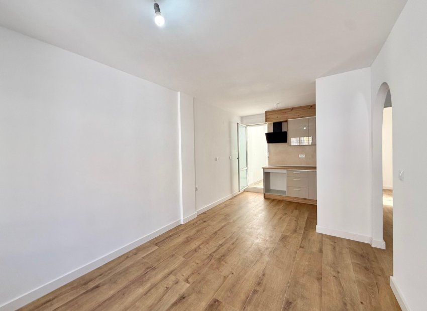 Resale - Townhouse / Duplex / Corner - Torrevieia - Parque de las Naciones