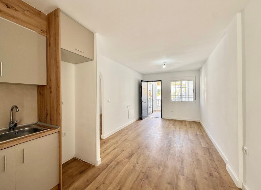 Resale - Townhouse / Duplex / Corner - Torrevieia - Parque de las Naciones