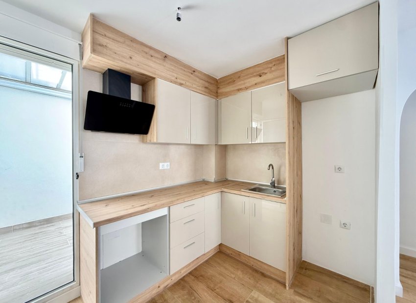 Resale - Townhouse / Duplex / Corner - Torrevieia - Parque de las Naciones