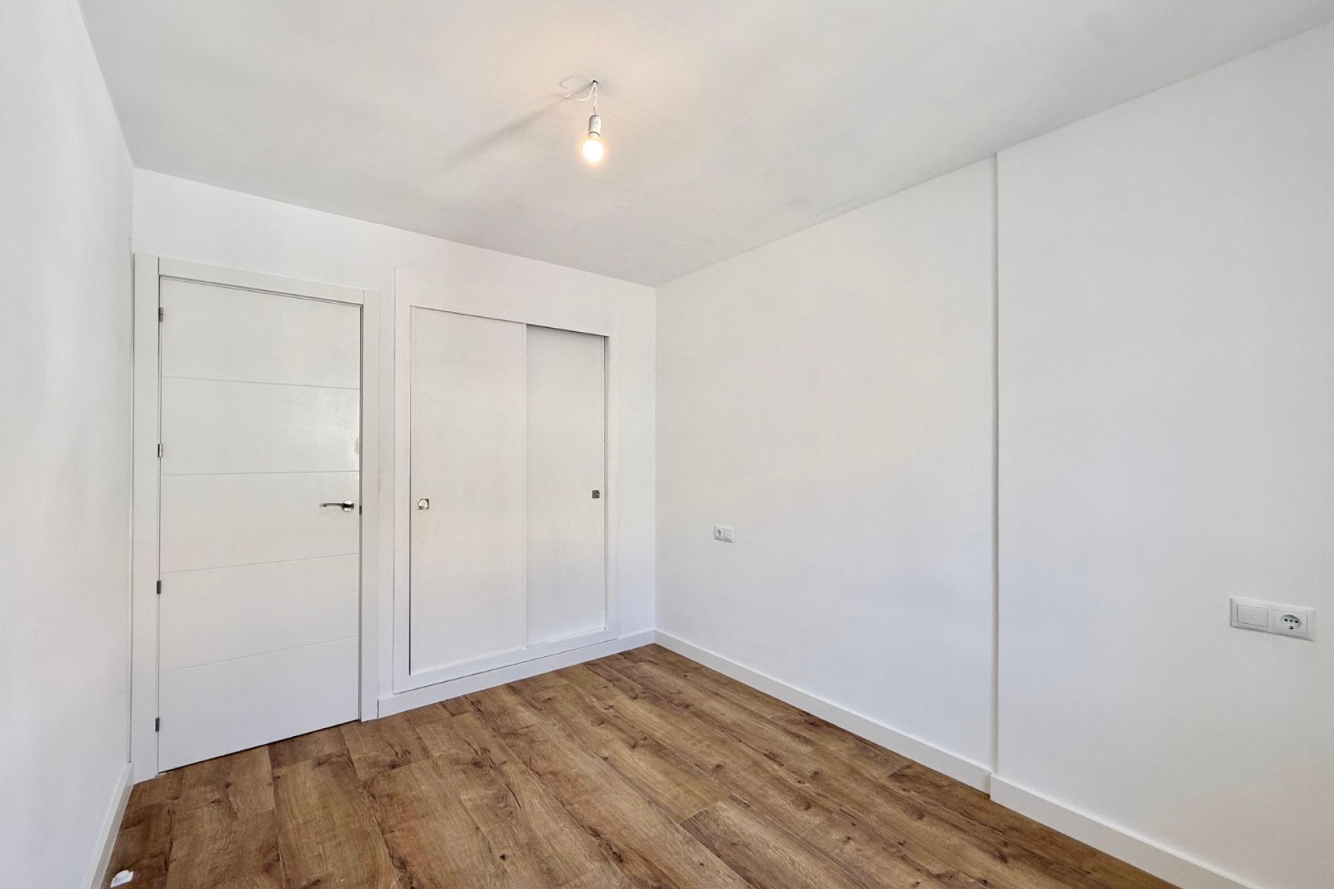 Resale - Townhouse / Duplex / Corner - Torrevieia - Parque de las Naciones