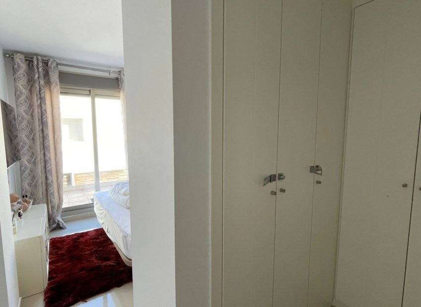 Resale - Townhouse / Duplex / Corner - Torrevieia - Punta Prima