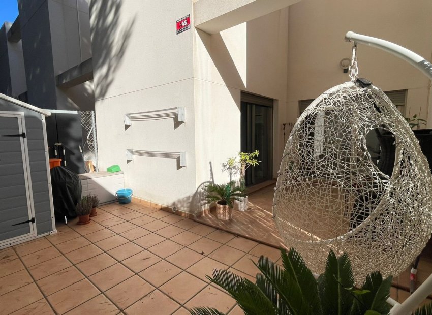 Resale - Townhouse / Duplex / Corner - Torrevieia - Punta Prima