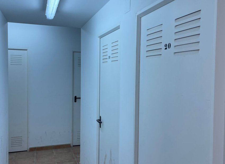 Resale - Townhouse / Duplex / Corner - Torrevieia - Punta Prima