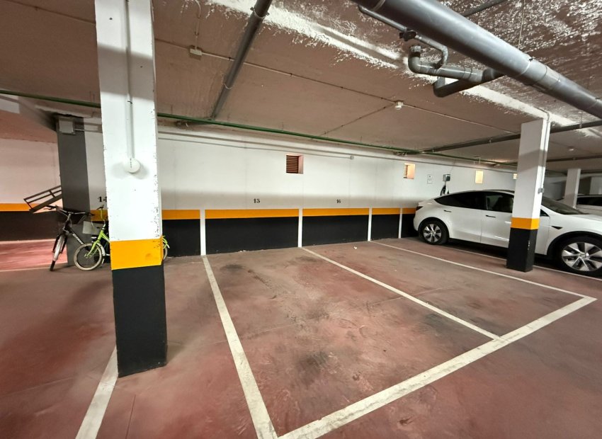 Resale - Townhouse / Duplex / Corner - Torrevieia - Punta Prima