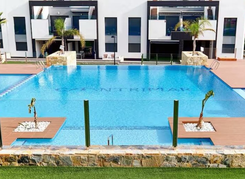 Resale - Townhouse / Duplex / Corner - Torrevieia - Punta Prima