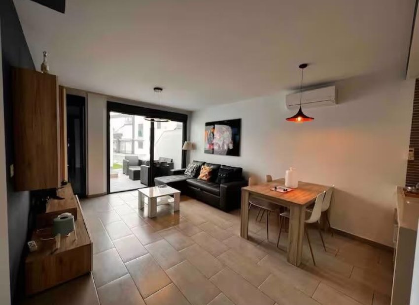 Resale - Townhouse / Duplex / Corner - Torrevieia - Punta Prima