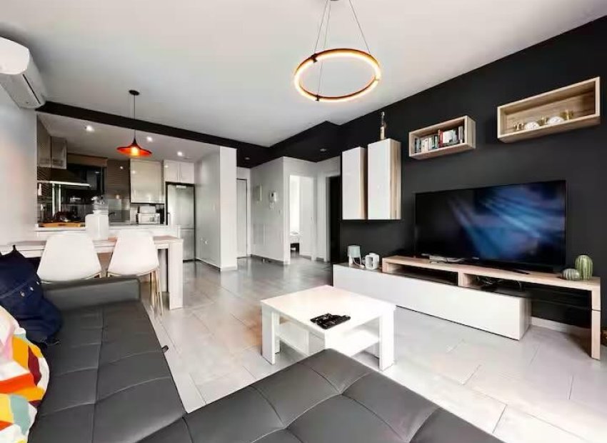 Resale - Townhouse / Duplex / Corner - Torrevieia - Punta Prima