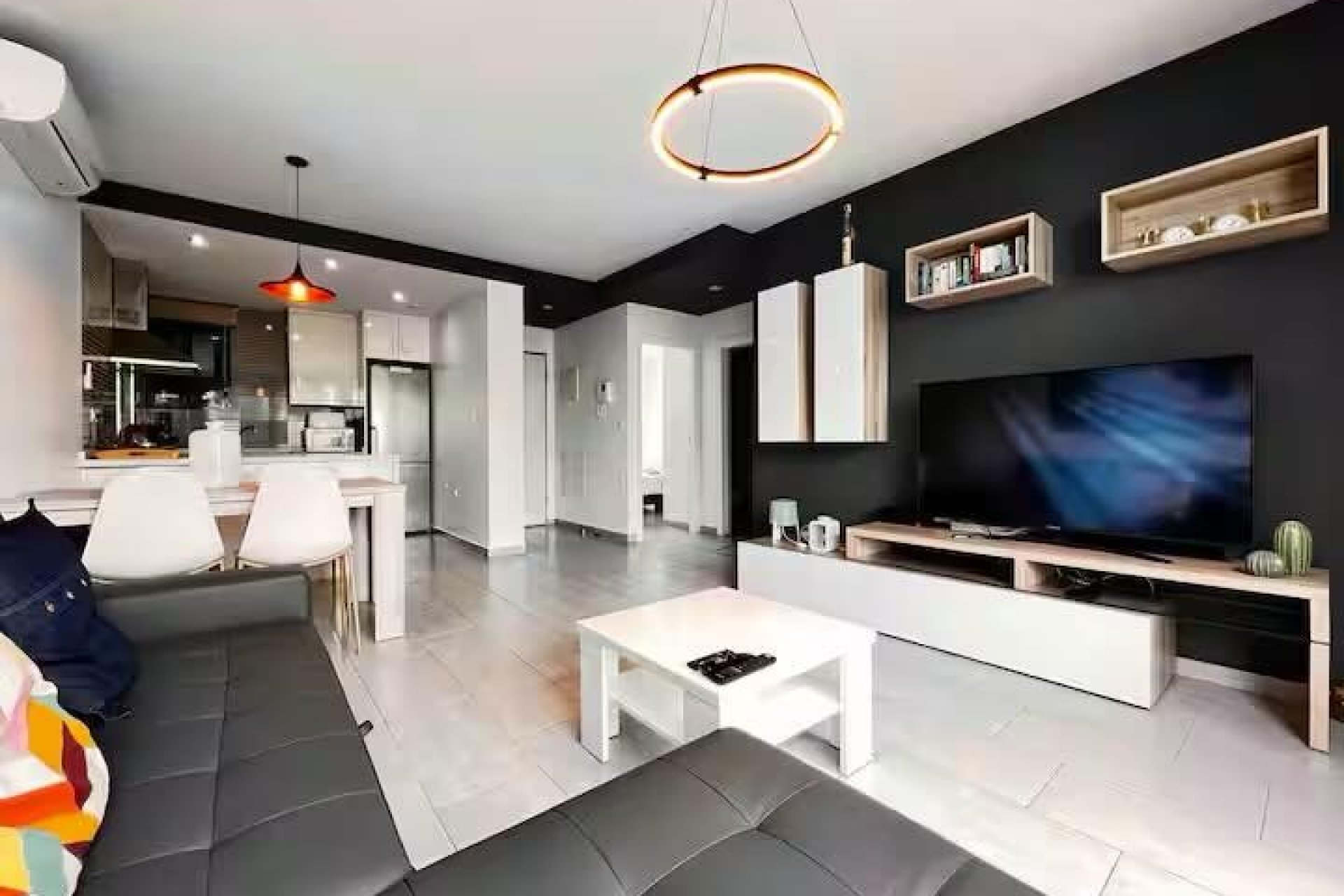 Resale - Townhouse / Duplex / Corner - Torrevieia - Punta Prima