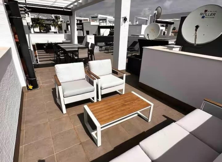 Resale - Townhouse / Duplex / Corner - Torrevieia - Punta Prima