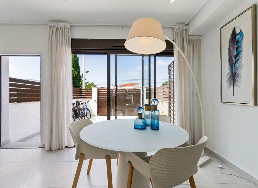 Resale - Townhouse / Duplex / Corner - Torrevieia - Torrevieja