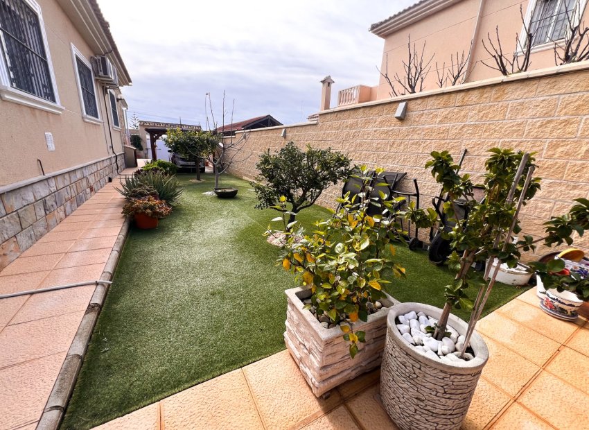 Resale - Townhouse / Duplex / Corner - Torrevieia - Torrevieja