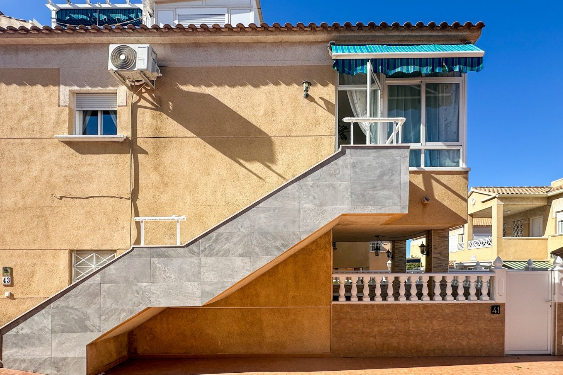 Resale - Townhouse / Duplex / Corner - Torrevieia - Torrevieja