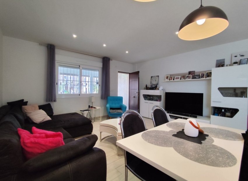 Resale - Townhouse / Duplex / Corner - Torrevieia - Torrevieja