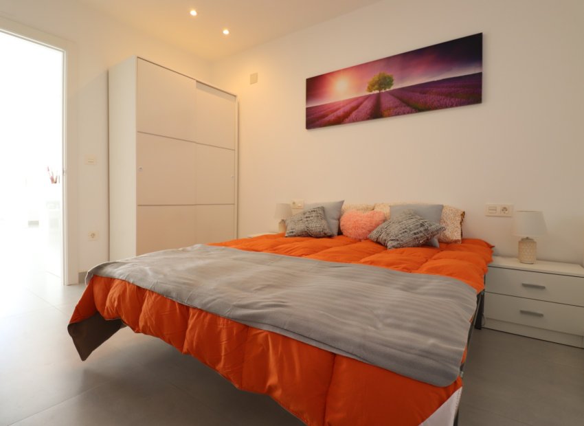 Resale - Townhouse / Duplex / Corner - Torrevieja - San Luis