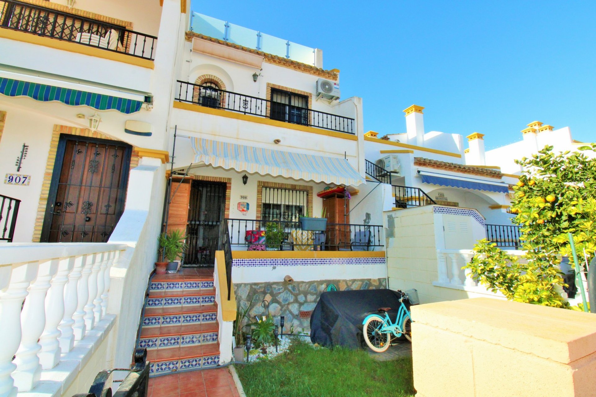Resale - Townhouse / Duplex / Corner - Villamartín - Los Dolses