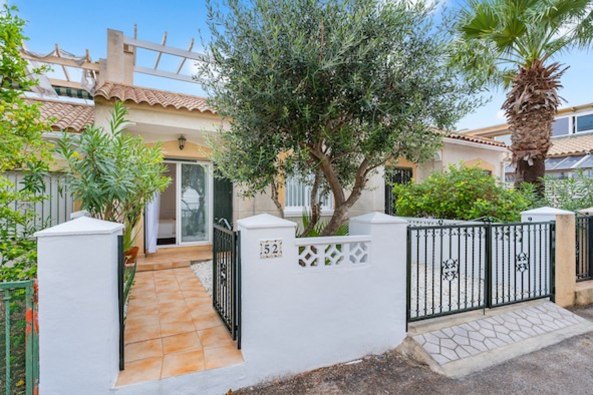 Resale - Townhouse / Duplex / Corner - Villamartín - Monte Golf