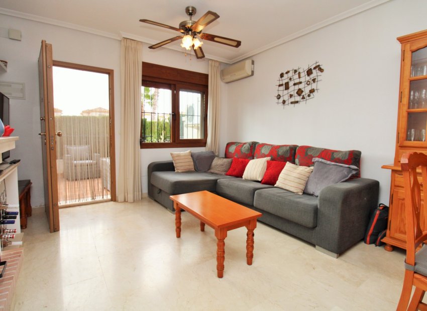 Resale - Townhouse / Duplex / Corner - Villamartín - PAU 8