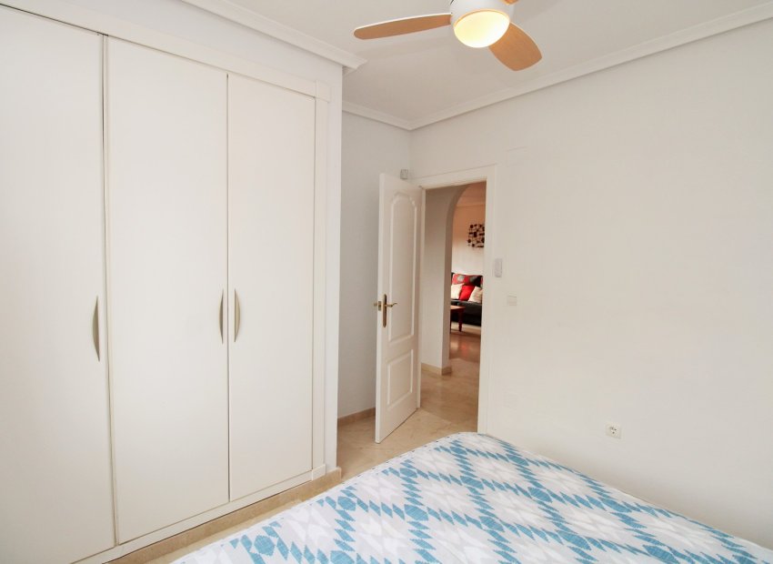 Resale - Townhouse / Duplex / Corner - Villamartín - PAU 8