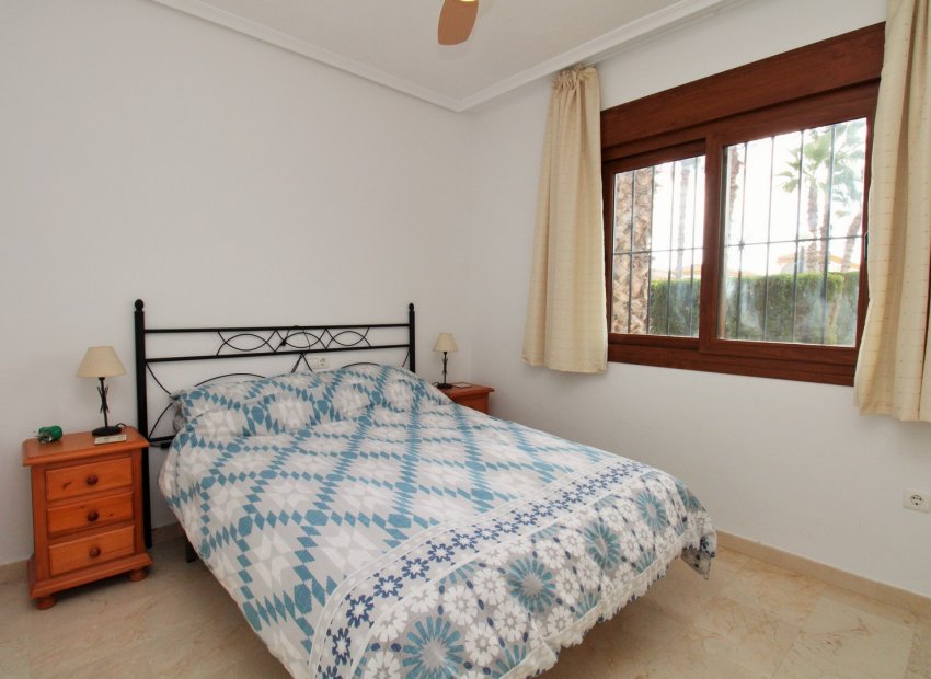 Resale - Townhouse / Duplex / Corner - Villamartín - PAU 8