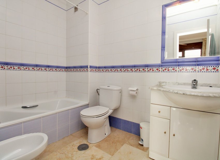 Resale - Townhouse / Duplex / Corner - Villamartín - PAU 8