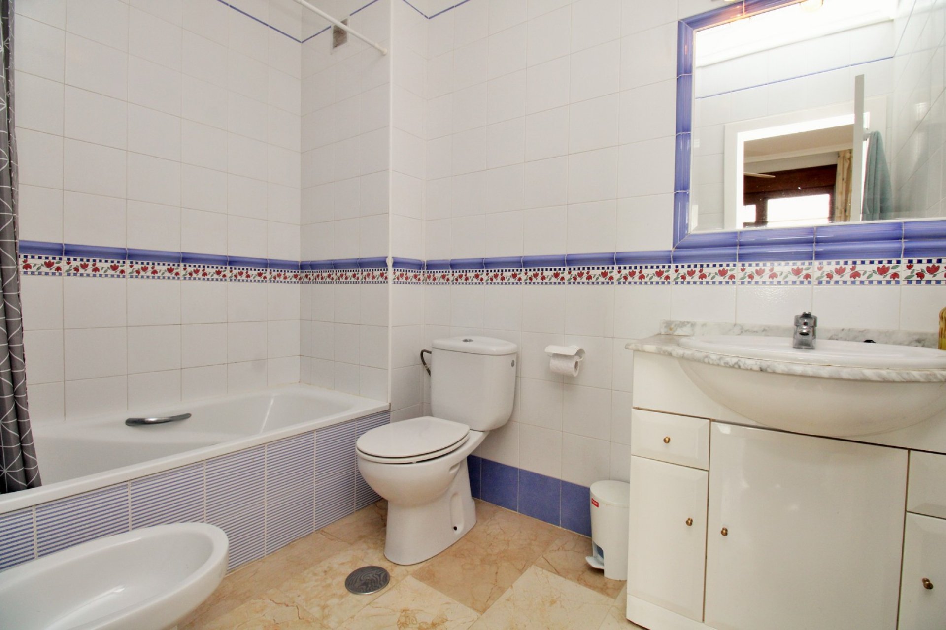 Resale - Townhouse / Duplex / Corner - Villamartín - PAU 8