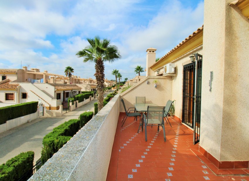 Resale - Townhouse / Duplex / Corner - Villamartín - PAU 8