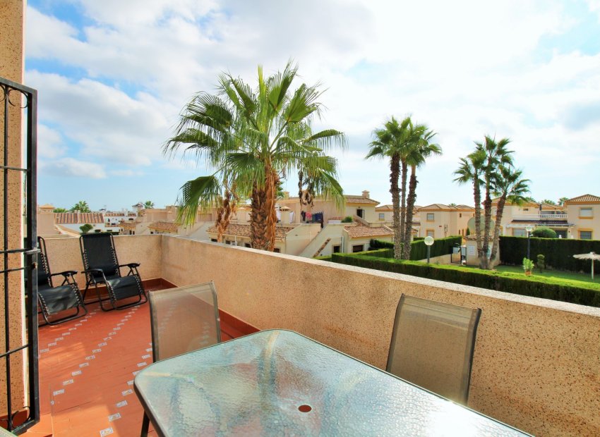 Resale - Townhouse / Duplex / Corner - Villamartín - PAU 8