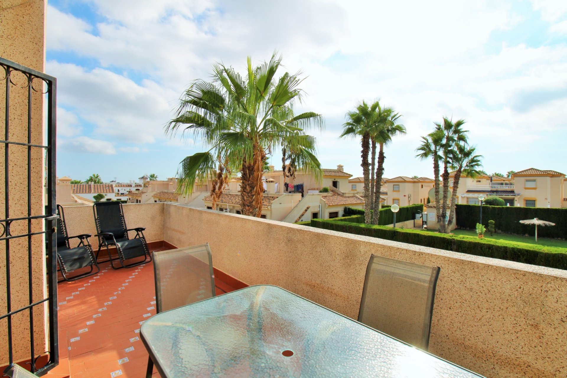 Resale - Townhouse / Duplex / Corner - Villamartín - PAU 8