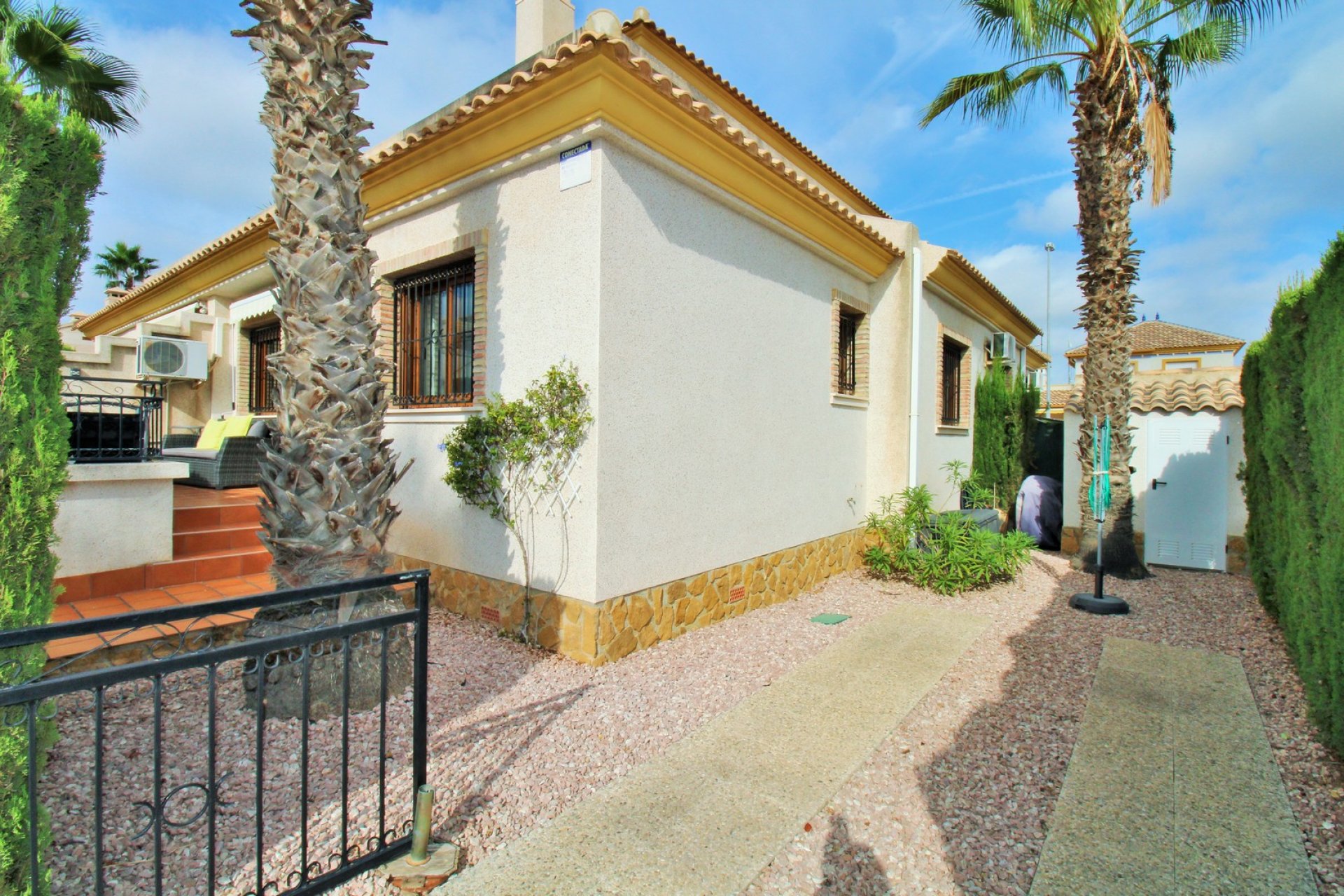 Resale - Townhouse / Duplex / Corner - Villamartín - PAU 8