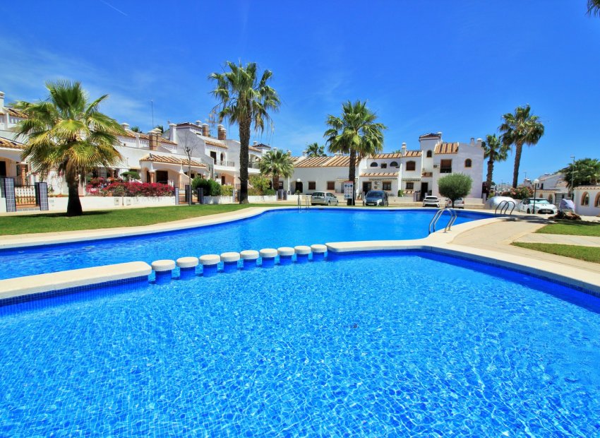 Resale - Townhouse / Duplex / Corner - Villamartín - PAU 8