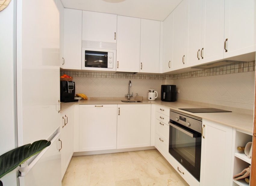 Resale - Townhouse / Duplex / Corner - Villamartín - PAU 8