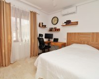 Resale - Townhouse / Duplex / Corner - Villamartín - PAU 8