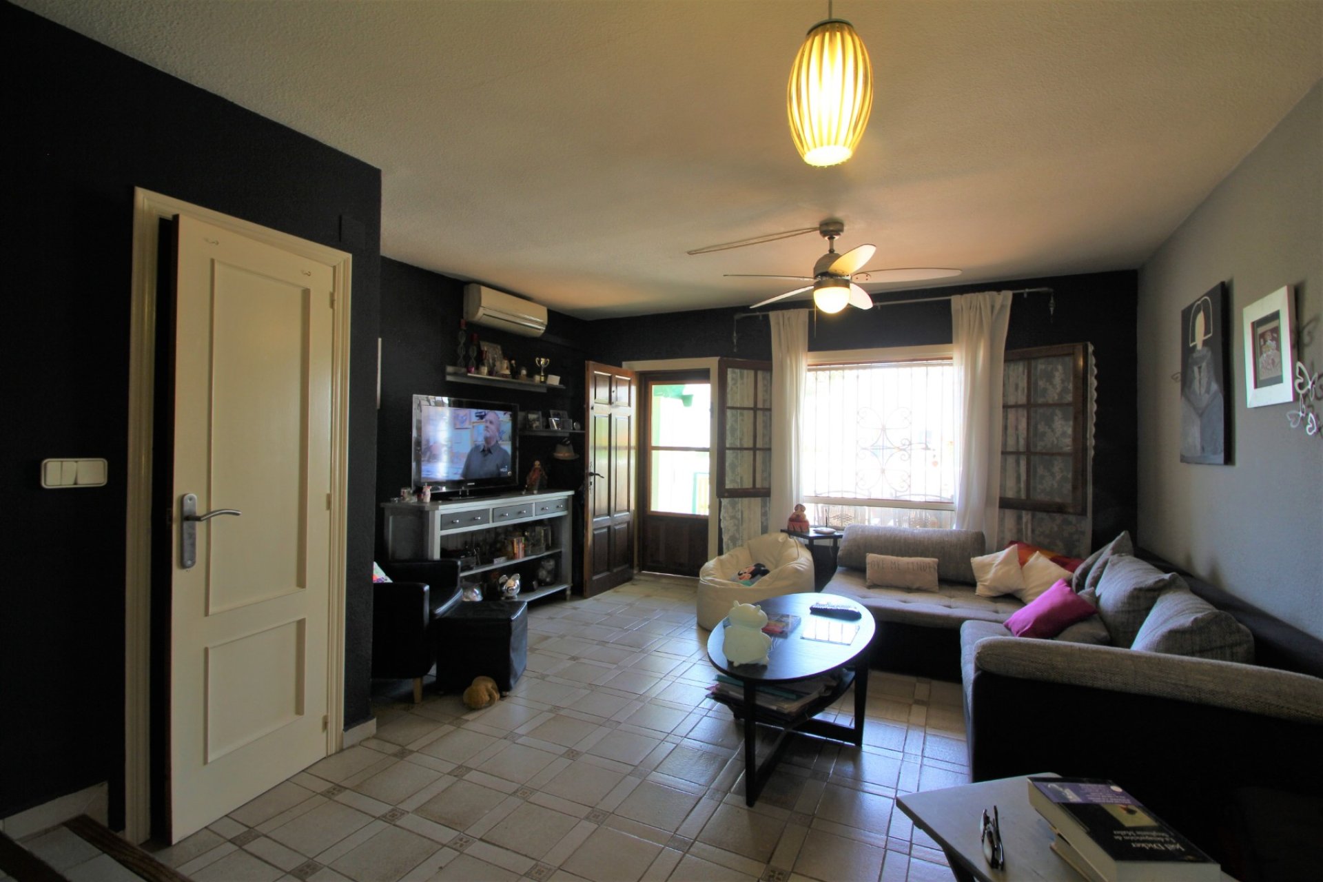 Resale - Townhouse / Duplex / Corner - Villamartín