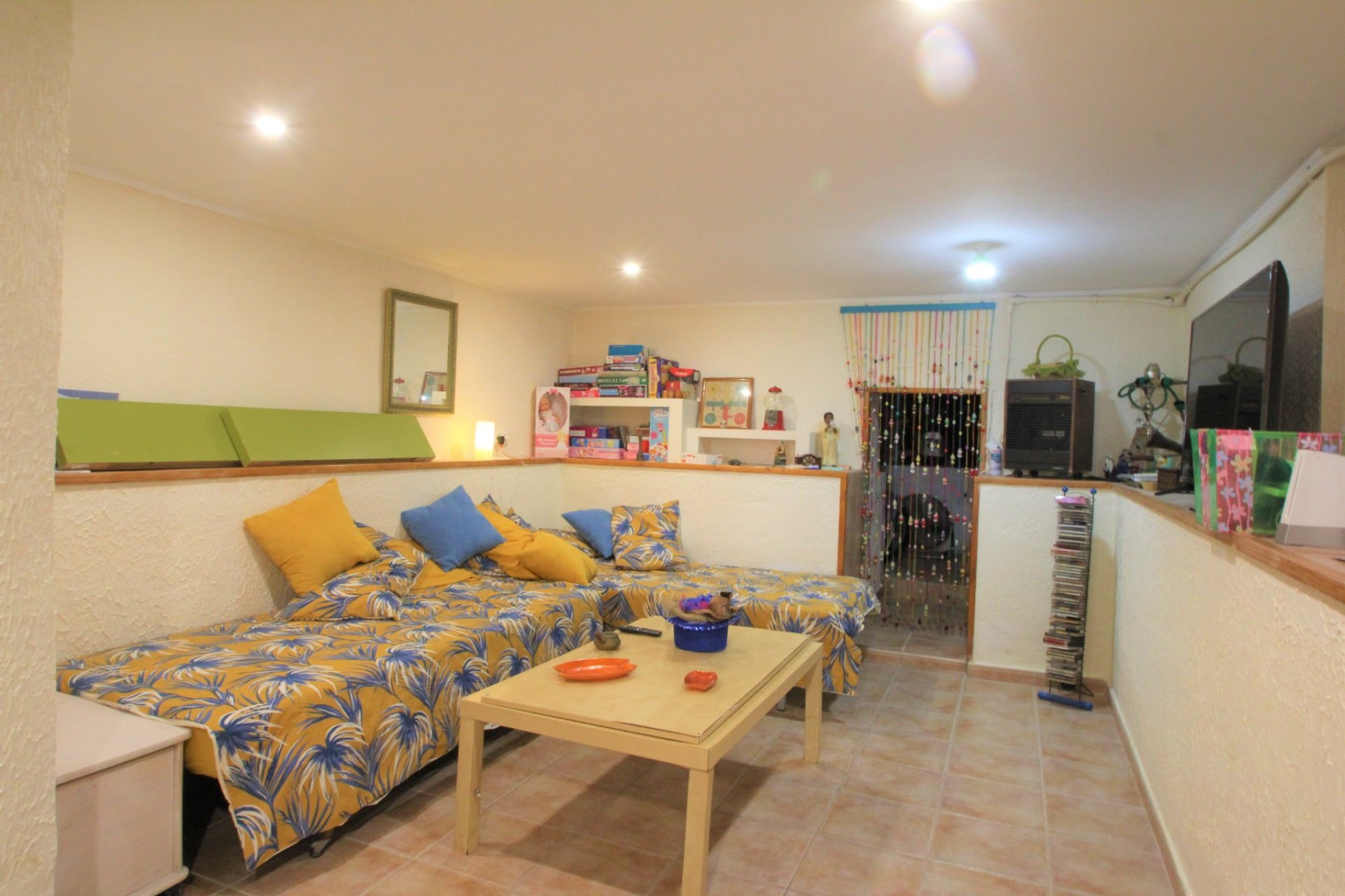Resale - Townhouse / Duplex / Corner - Villamartín