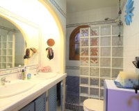 Resale - Townhouse / Duplex / Corner - Villamartín