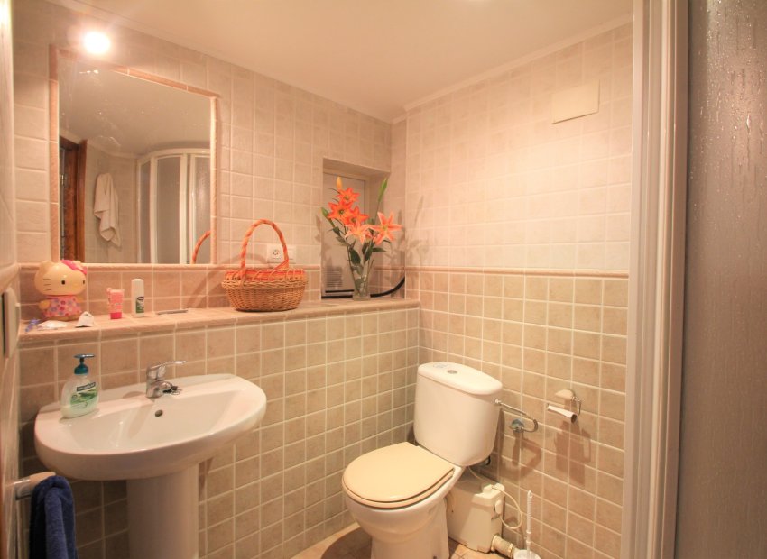 Resale - Townhouse / Duplex / Corner - Villamartín