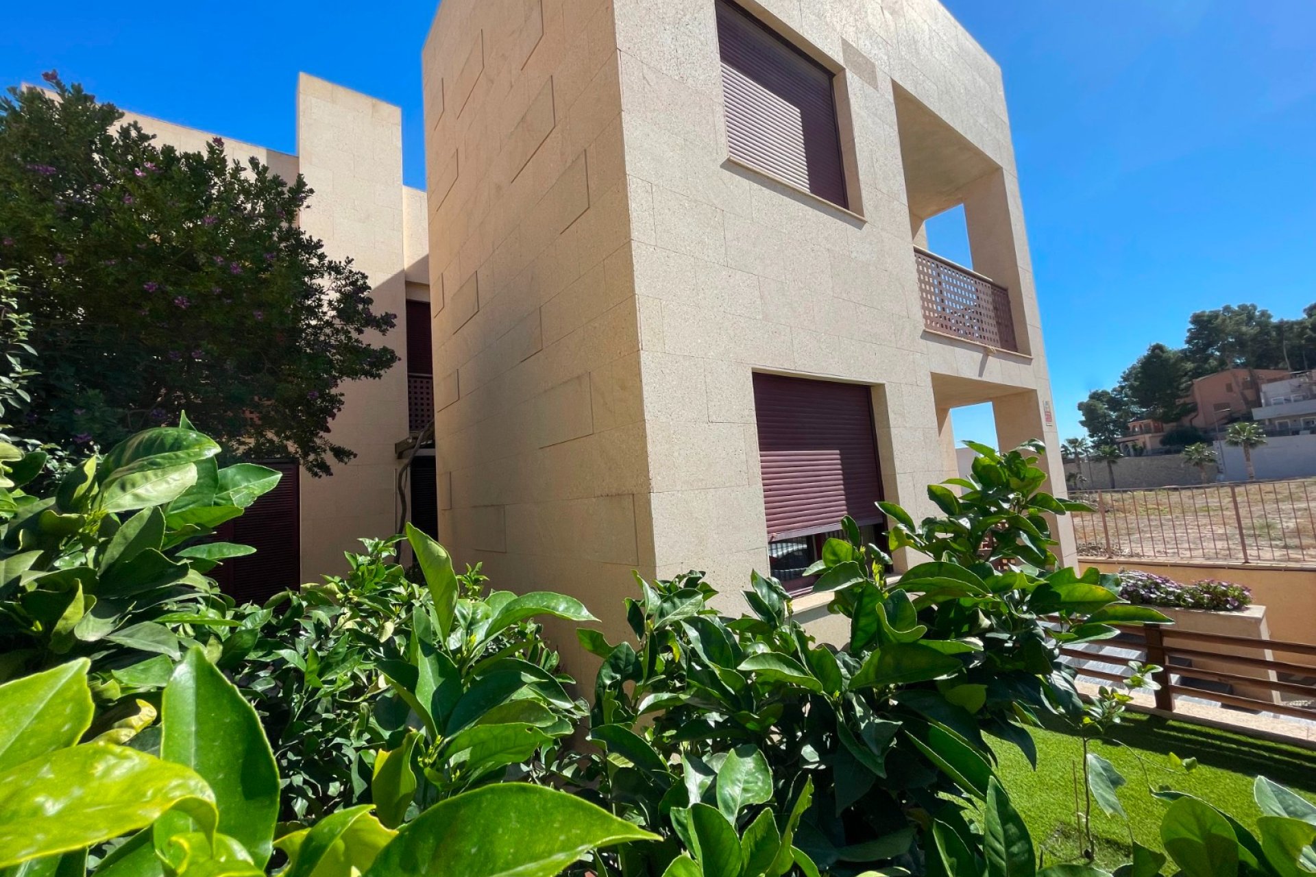 Resale - Townhouse / Duplex / Corner - Villanueva Rio Segura - Villanueva